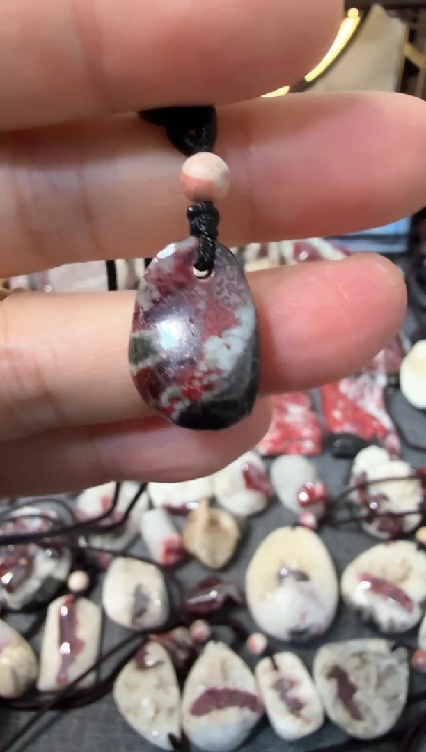 【闪购商品】天然辰砂大晶砂原石吊坠1