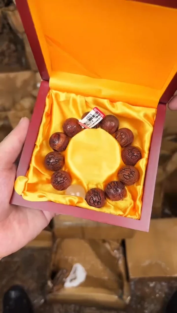 精品手串无礼盒L157