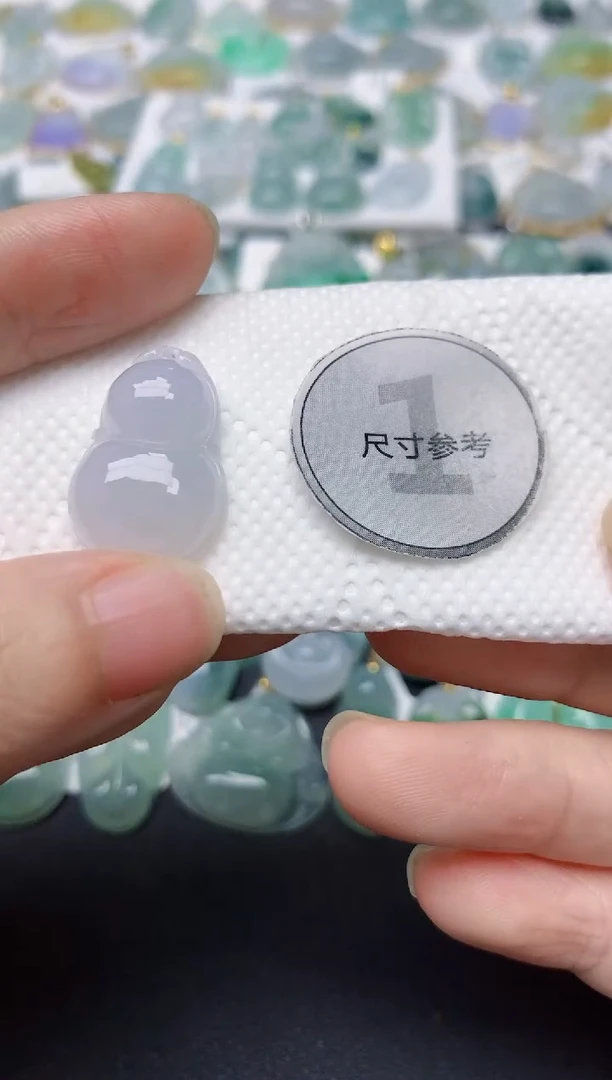 翡翠未镶嵌颈饰天然缅甸A货翡翠