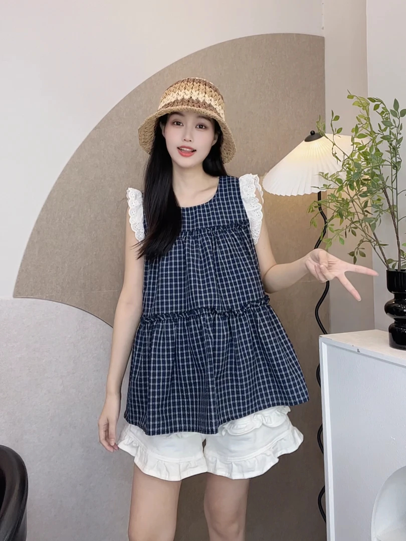 孕妇装夏款时尚显瘦格子衫小飞袖洋气小清新设计感木耳边娃娃衬衫