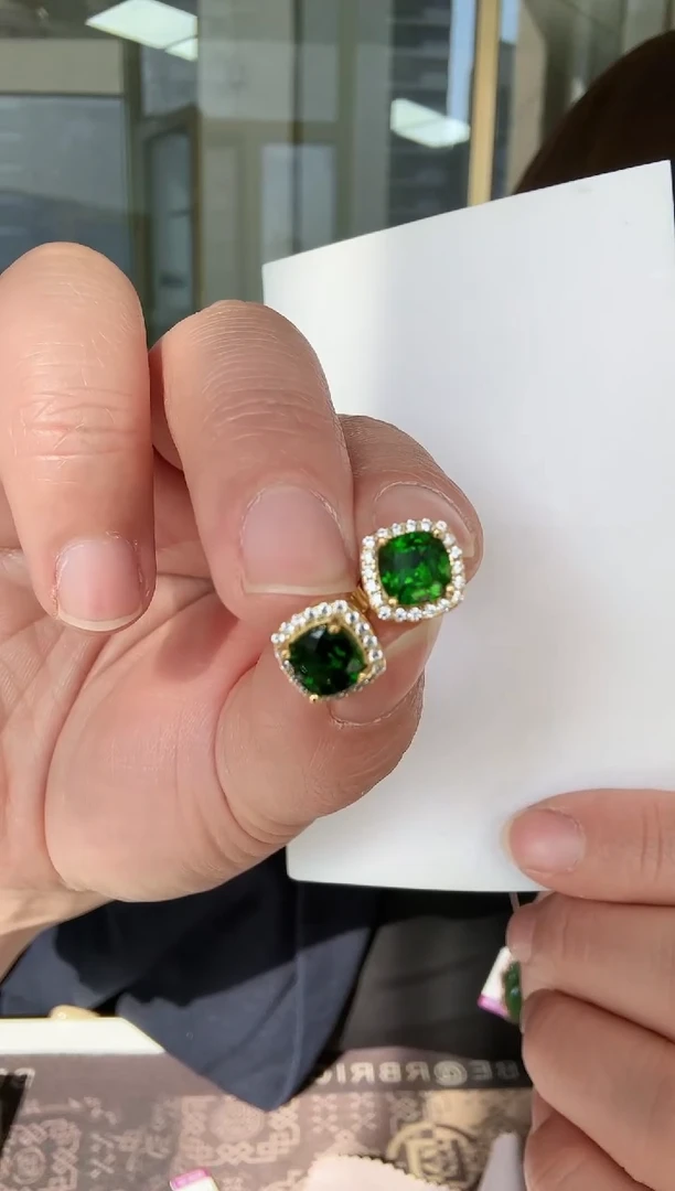 【闪购商品】透辉石耳钉银S925镶嵌耳钉