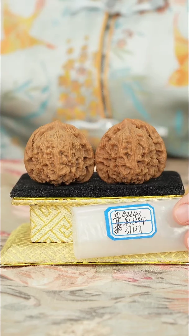 【闪购商品】文玩核桃把件赵喜满南将石