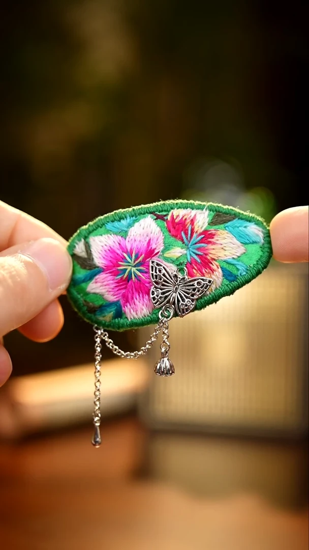 刺绣私人定制苗族手工S615