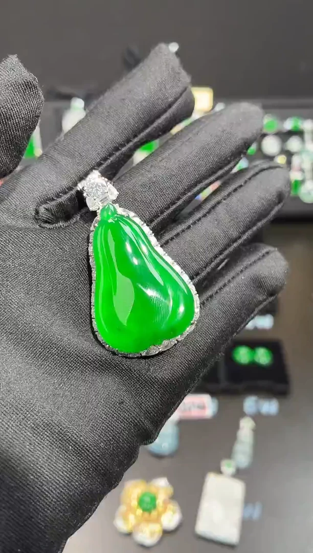 吊坠(不含链)未镶嵌翡翠满绿 福瓜   定金