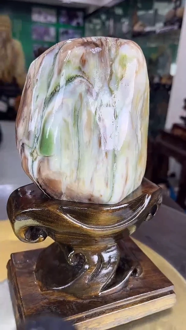 未镶嵌珠宝奇石硅化玉缅甸天然树化玉摆件