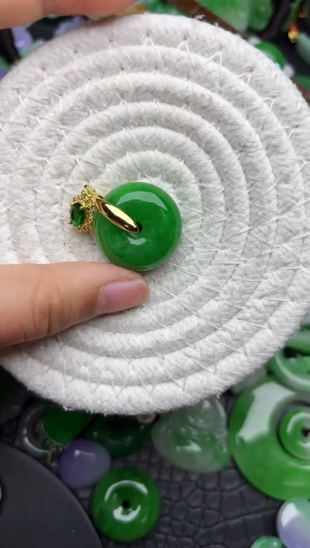 颈饰未镶嵌翡翠缅甸翡翠吊坠