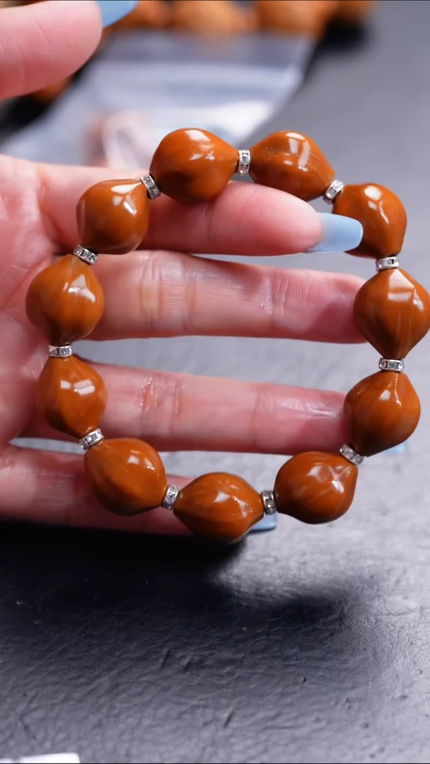 【闪购商品】橄榄核吊坠橄榄核