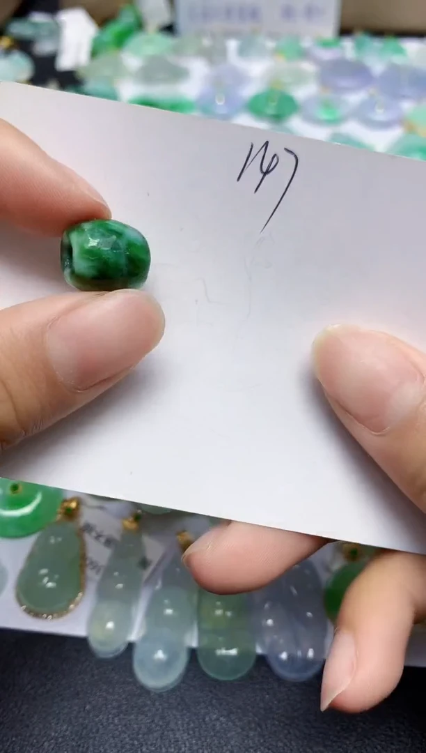 翡翠未镶嵌颈饰天然缅甸翡翠A货