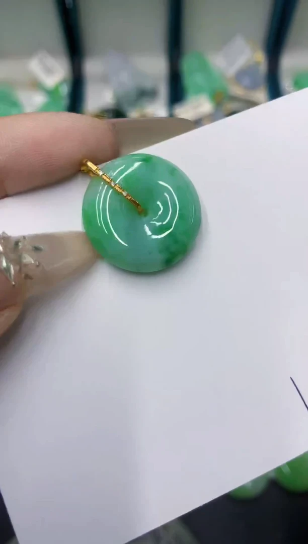 颈饰18K金镶嵌翡翠111111