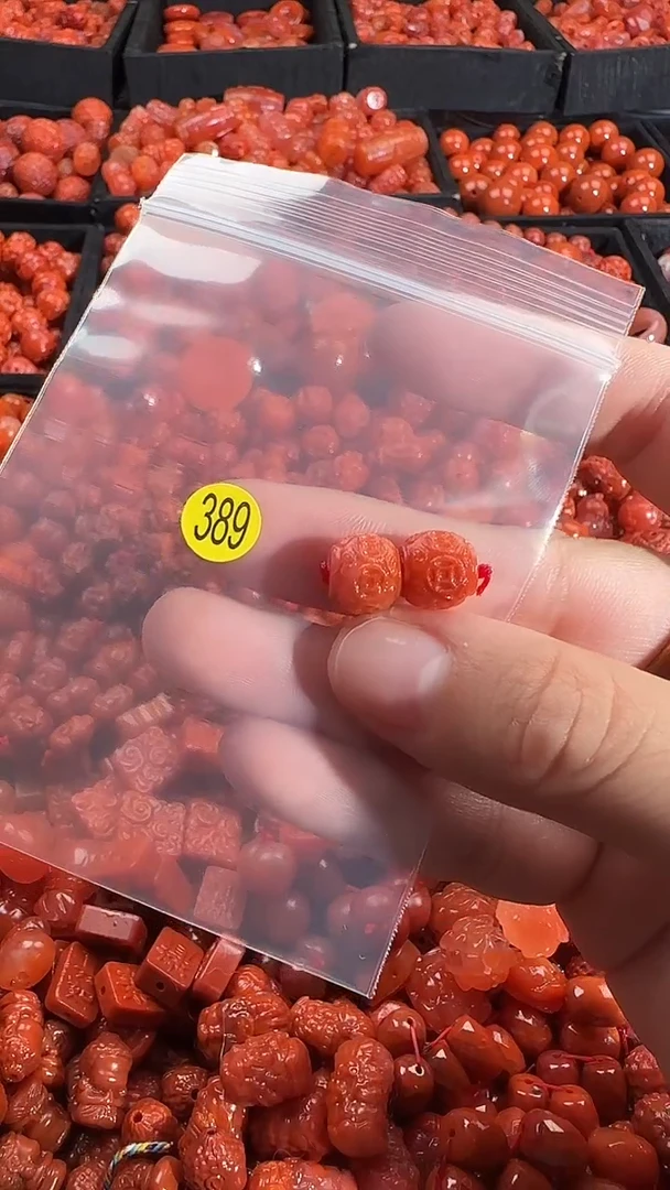 颈饰未镶嵌南红玛瑙1