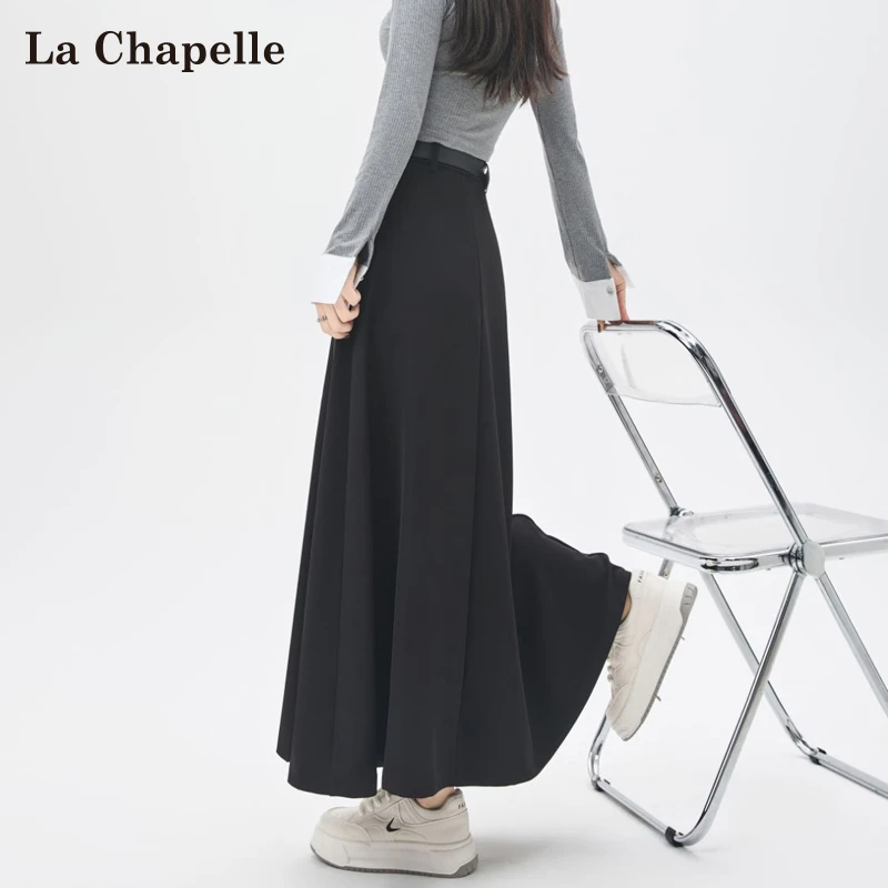 拉夏贝尔黑色西装半身裙女2025新款长裙梨型遮胯高腰a字大摆伞裙