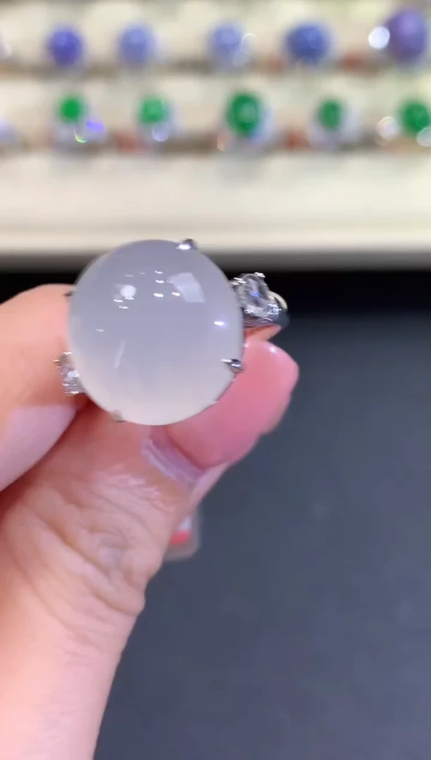 18K金镶嵌戒指翡翠a86