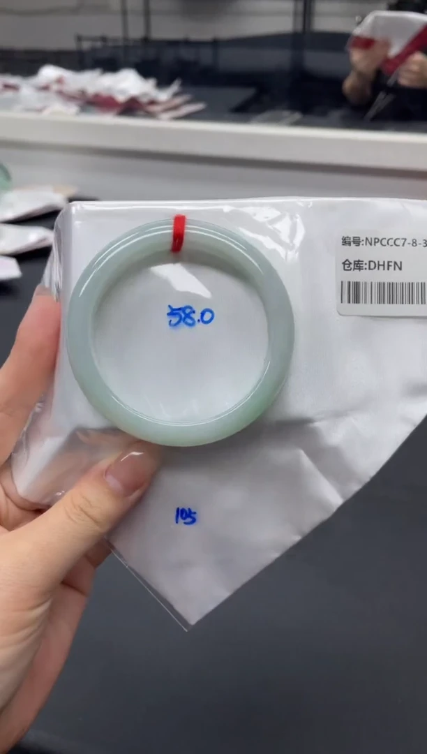 未镶嵌手镯翡翠翡翠手镯