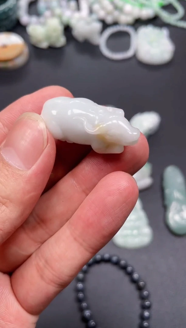 翡翠未镶嵌颈饰天然翡翠a货
