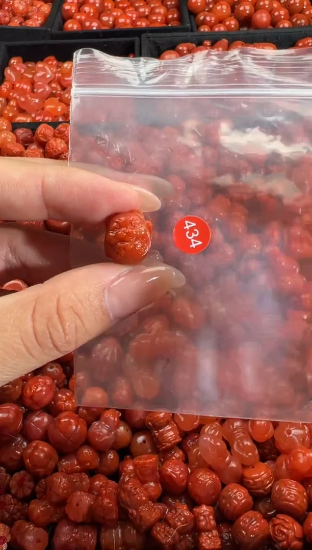 颈饰未镶嵌南红玛瑙1