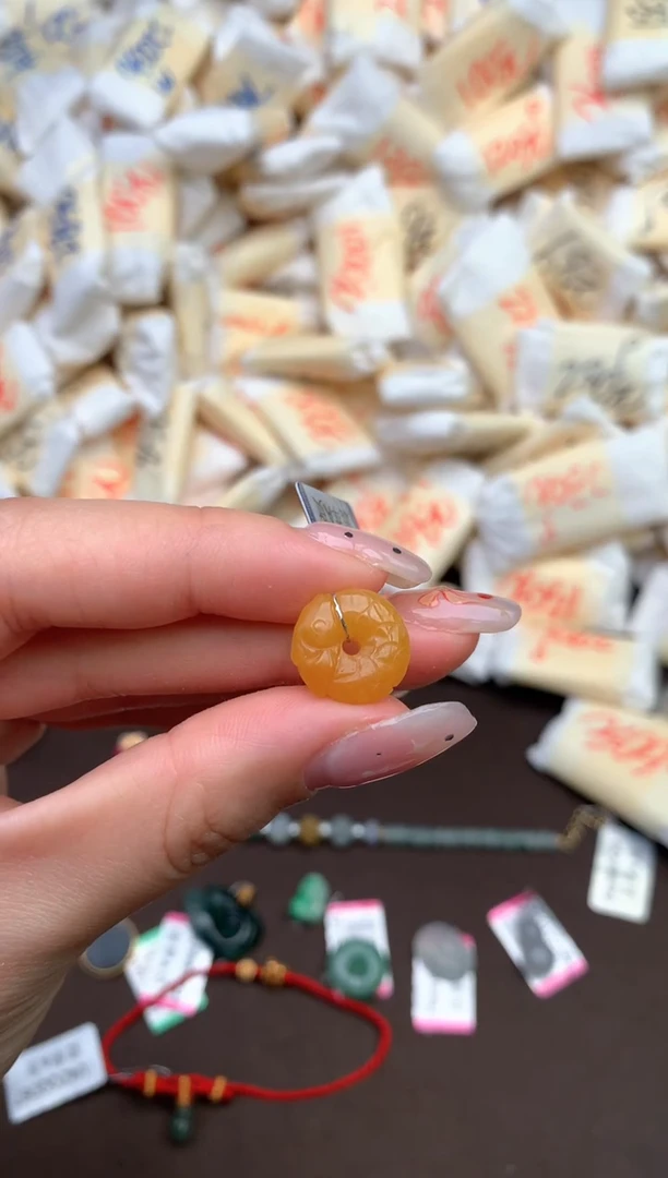 【闪购商品】翡翠挂件未镶嵌  —