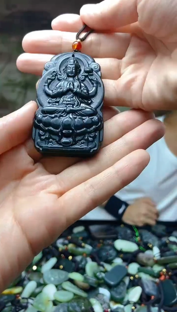 颈饰未镶嵌和田玉1