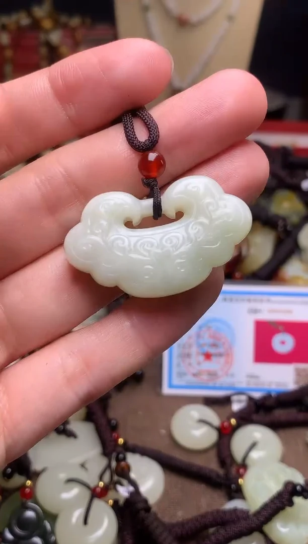 颈饰未镶嵌和田玉新疆料青海料清水和田玉吊坠