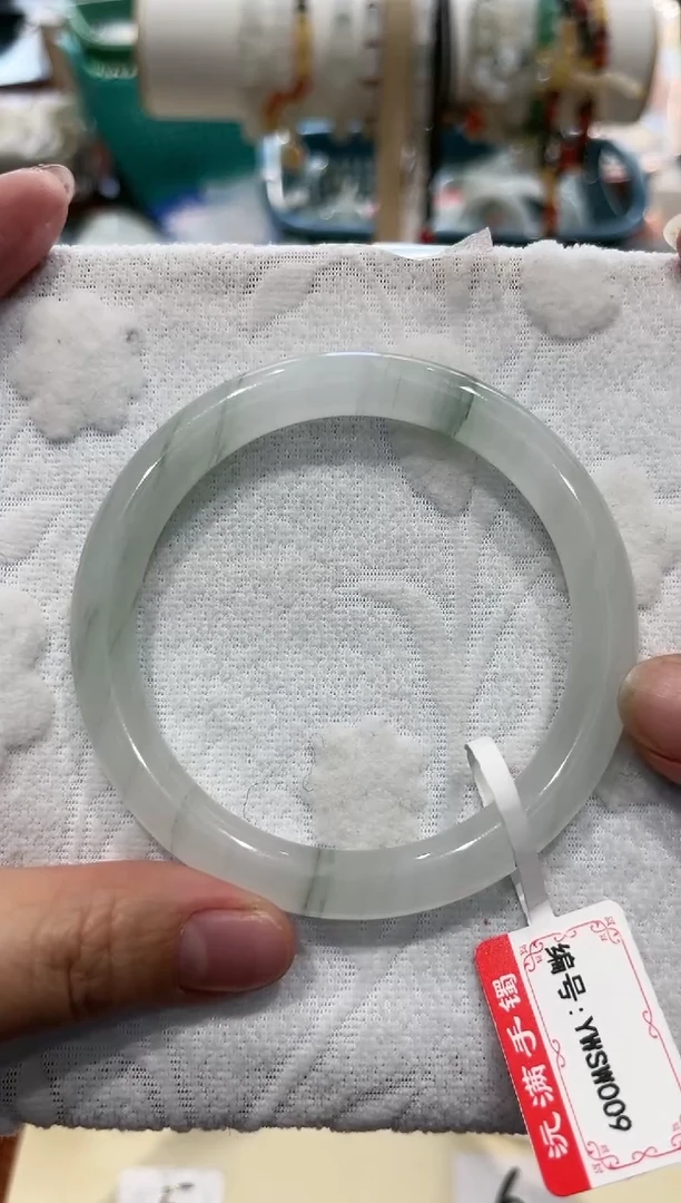 【闪购商品】石英质玉手镯未镶嵌天山翠YWSW009