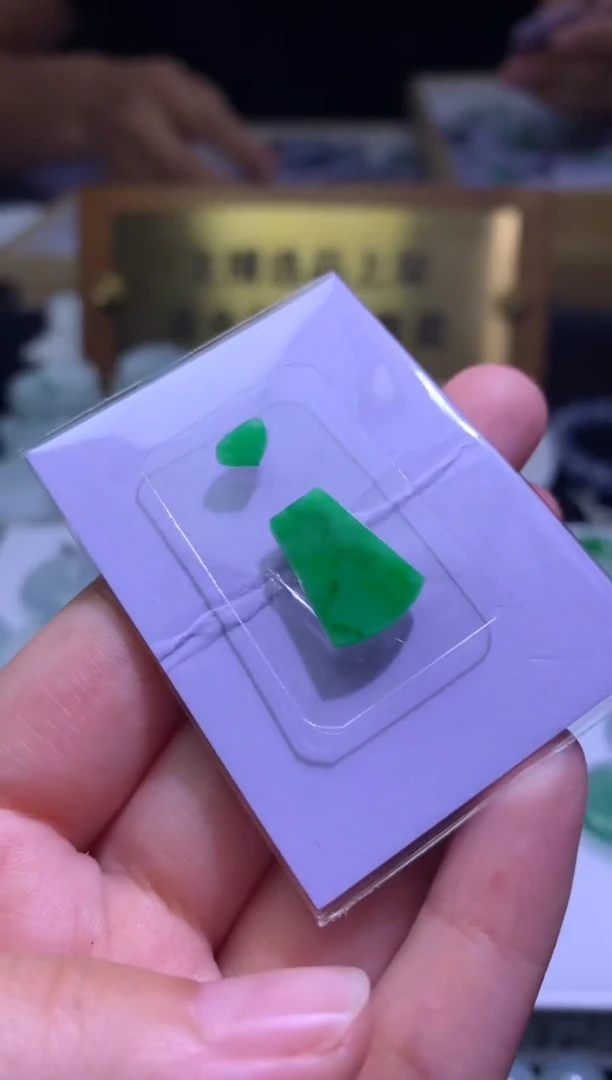 未镶嵌定制翡翠毛货