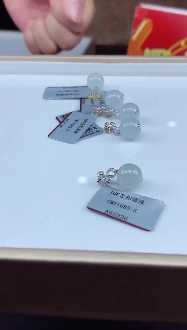 吊坠(不含链)18K金镶嵌翡翠圆珠18K金扣多样性发其一@@CMT1085-5