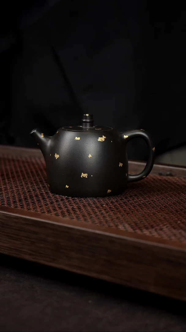 【闪购商品】紫砂茶壶黑料洒金汉掇