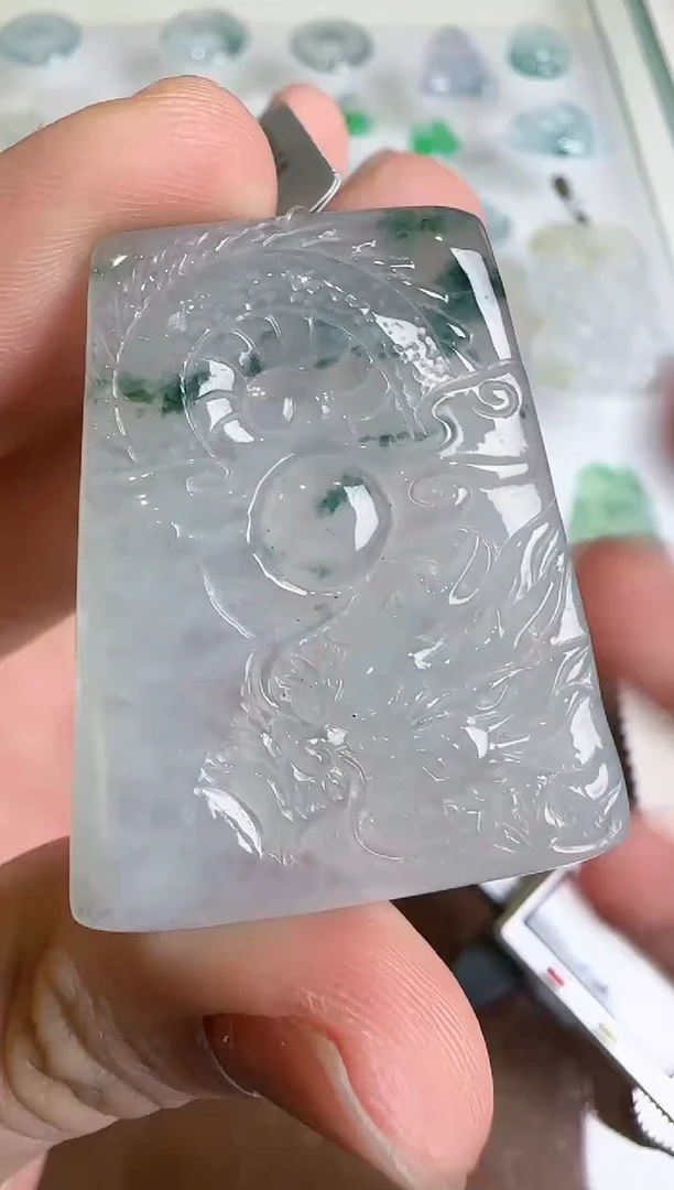 【闪购商品】翡翠吊坠(不含链)未镶嵌··