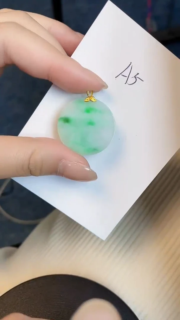 【闪购商品】翡翠颈饰18K金镶嵌00000000