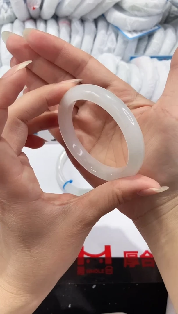 【闪购商品】石英质玉手镯未镶嵌57-51.4