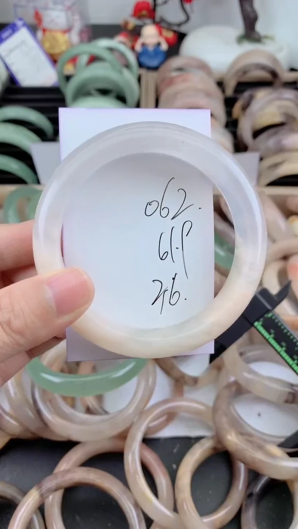 未镶嵌手镯石英质玉062