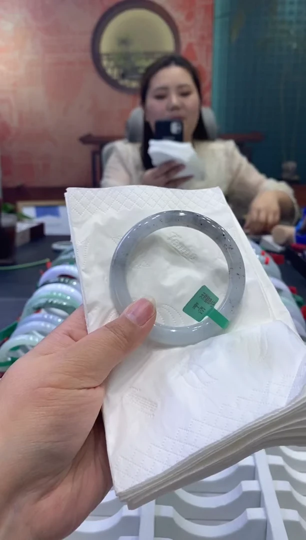 【闪购商品】翡翠手镯未镶嵌多人0009555