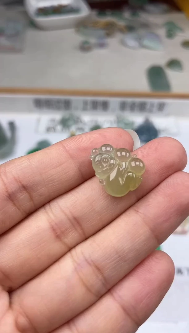 颈饰未镶嵌翡翠西*翡翠挂件