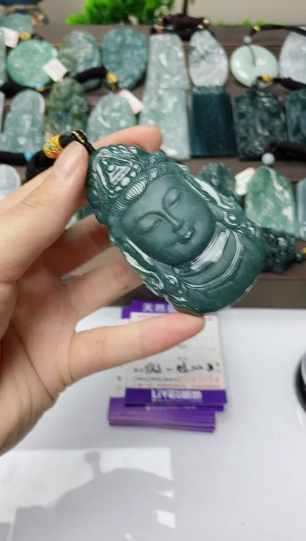 翡翠未镶嵌颈饰