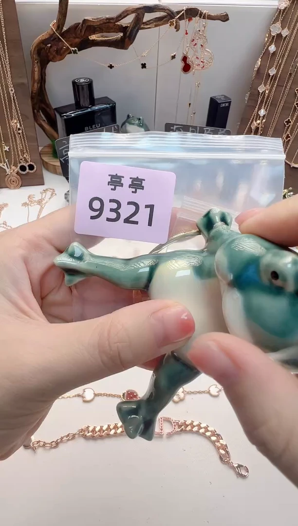 瓷片L**?彧贤聚宝阁亭亭店