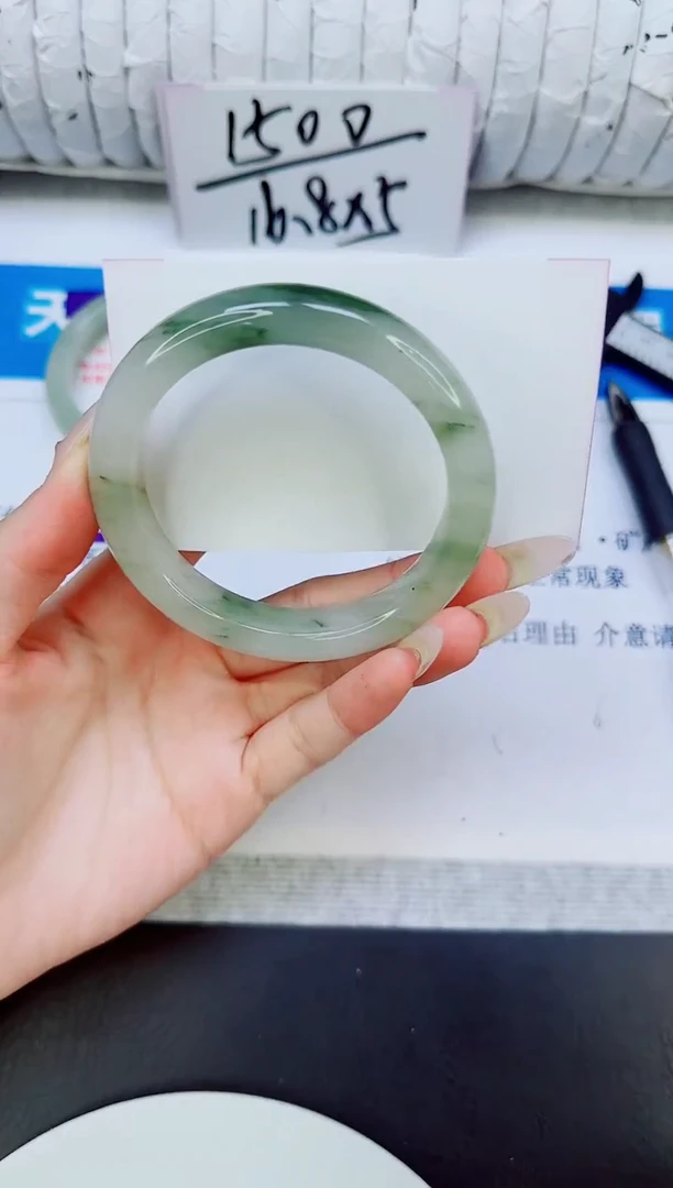 未镶嵌手镯石英质玉188/56