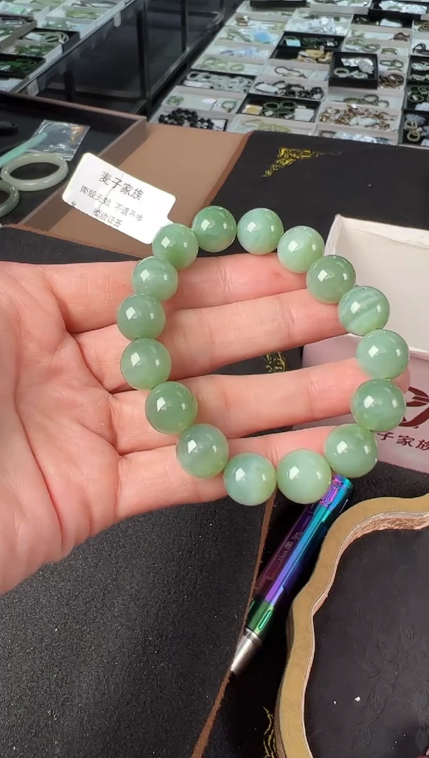 未镶嵌手链和田玉多样性发1