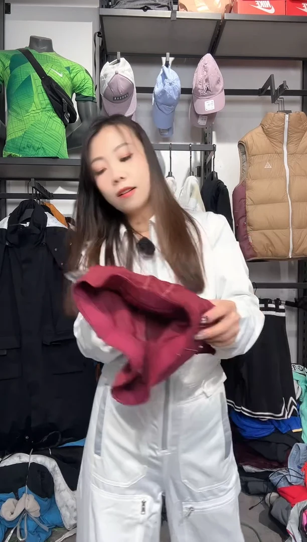 1618  编码 瑕疵款直播间过款为准 尺码    身高  S