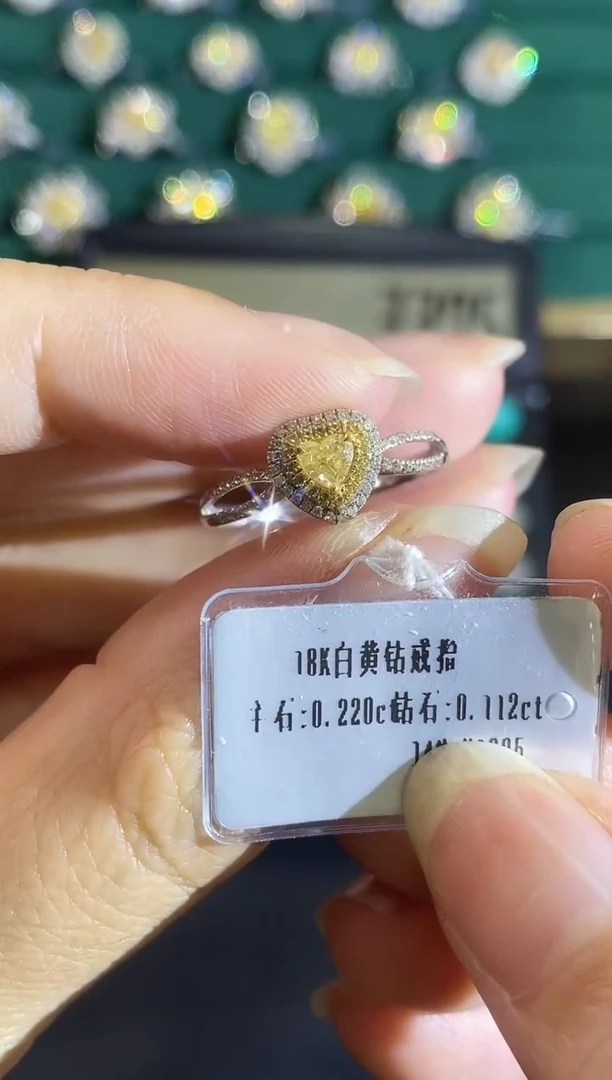 18K金镶嵌戒指钻石15