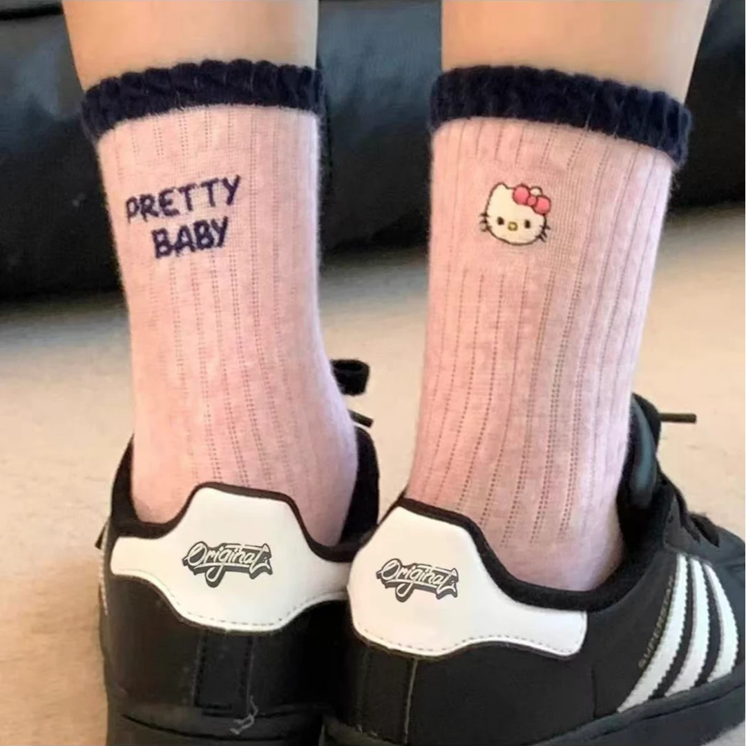 HelloKitty中筒袜学院风秋季新品小清新显高显细袜子