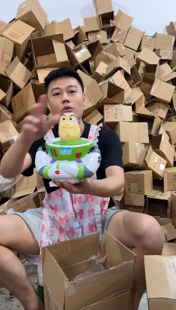 瓷片巴斯半身储物罐