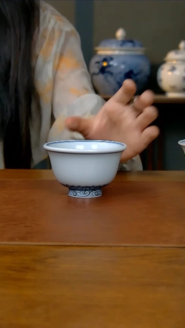 陶瓷仿明宝相大压手杯（柴窑）