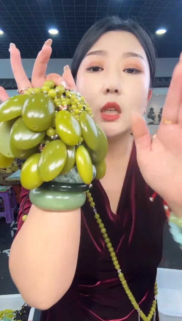 【闪购商品】岫玉颈饰未镶嵌黄金玉椭圆蛋面【半珠链】