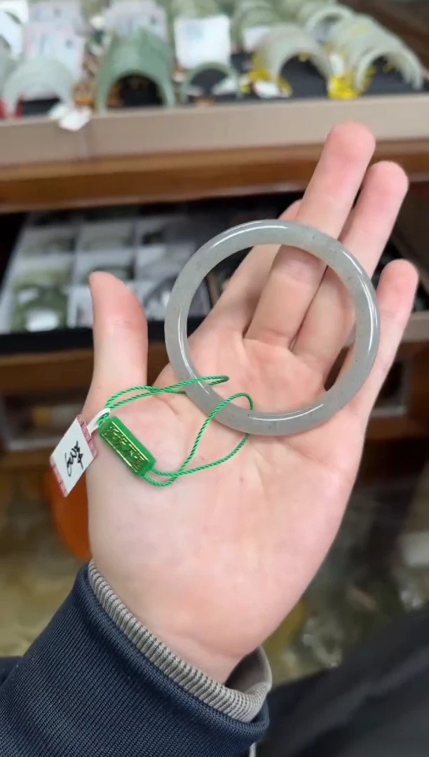 未镶嵌手镯和田玉56