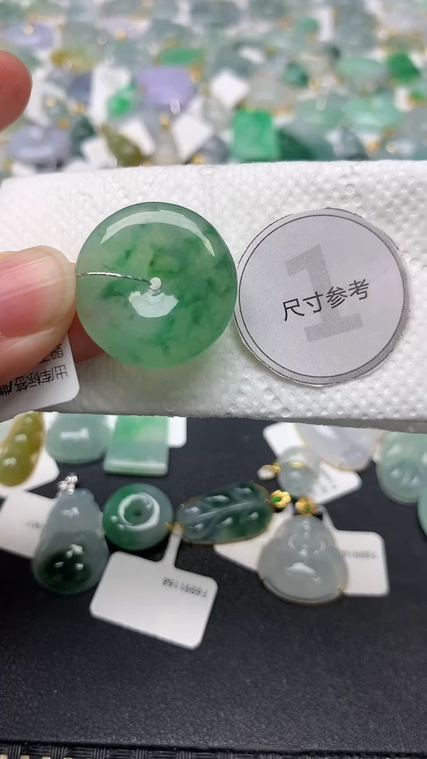 颈饰未镶嵌翡翠天然缅甸A货翡翠