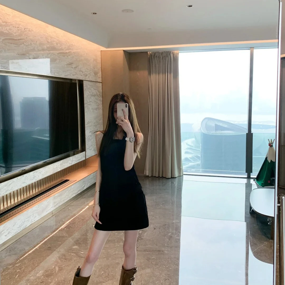 黑色修身显瘦吊带连衣裙气质包臀短款无袖裙子夏季百搭时尚小黑裙