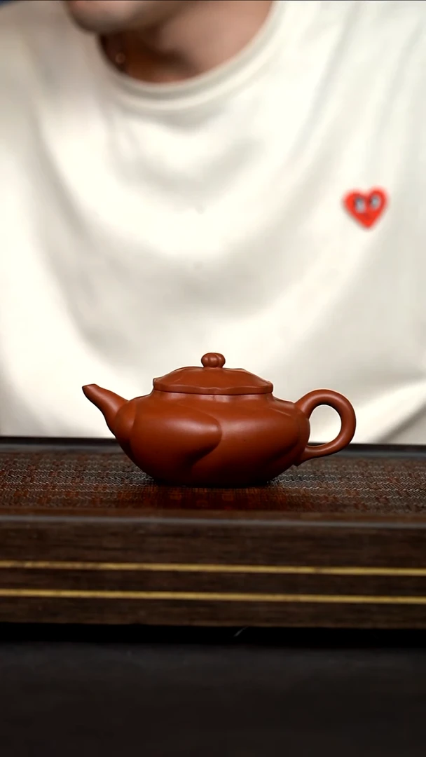 茶壶紫砂    风卷葵   小红泥    160cc    全手工