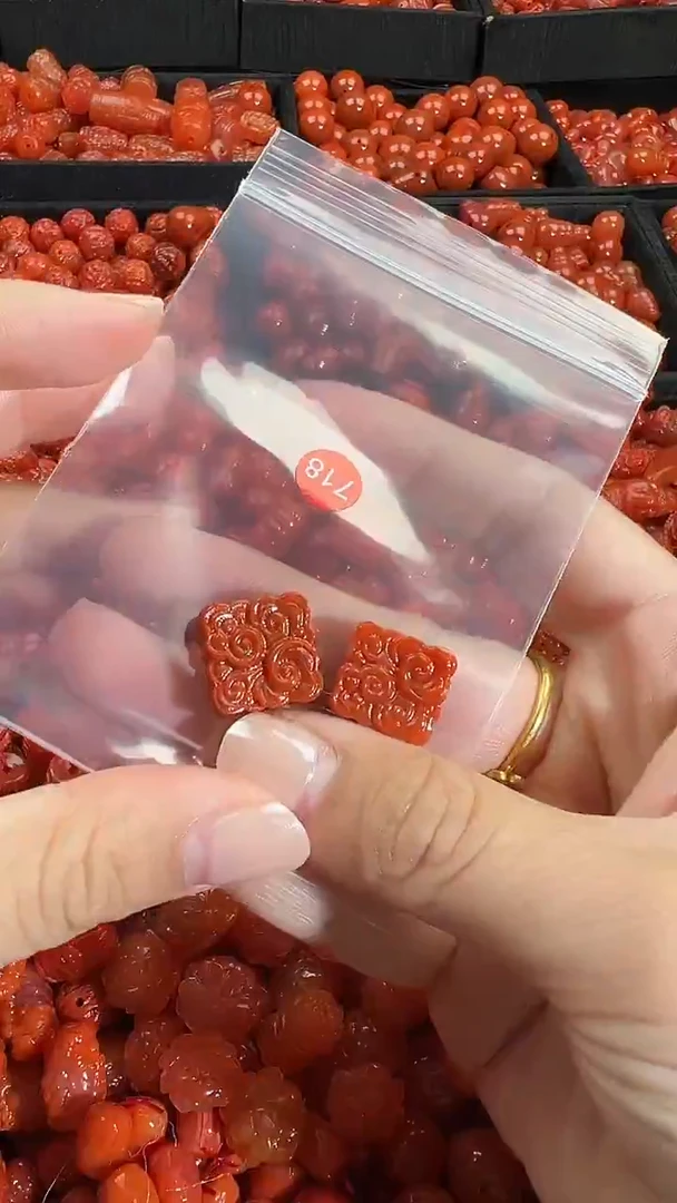 颈饰未镶嵌南红玛瑙1