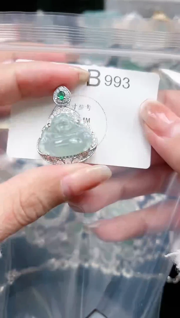 【闪购商品】翡翠颈饰未镶嵌993赠皮绳