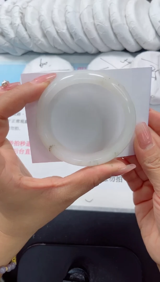 未镶嵌手镯石英质玉17-56