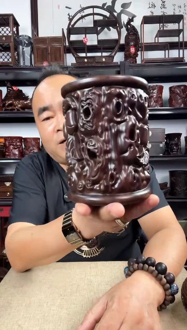 木寿桃笔筒老李红木工艺品